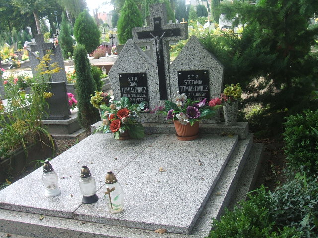 Grób Jan Tomiałowicz