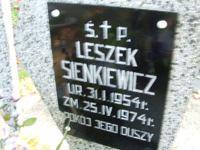 Leszek Sienkiewicz 1954 Lubsko - Grobonet - Wyszukiwarka osób pochowanych
