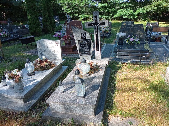 Grób Władysław Czahajda